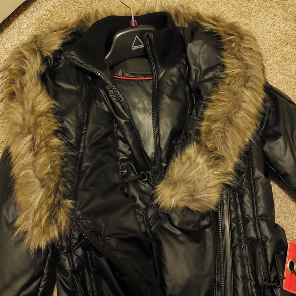 Clothes - Picture 4 of 5